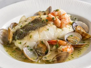RODABALLO CON ALMEJAS Y GAMBAS AL VAPOR