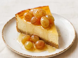 TARTA DE QUESO CON UVAS AL MOSCATEL