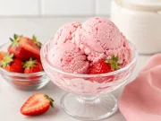 HELADO DE FRESAS CONGELADAS