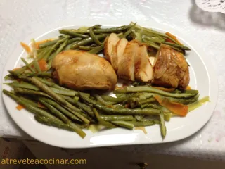 PAPILLOTE DE POLLO A LA PIMIENTA CON VERDURAS Y CALDO